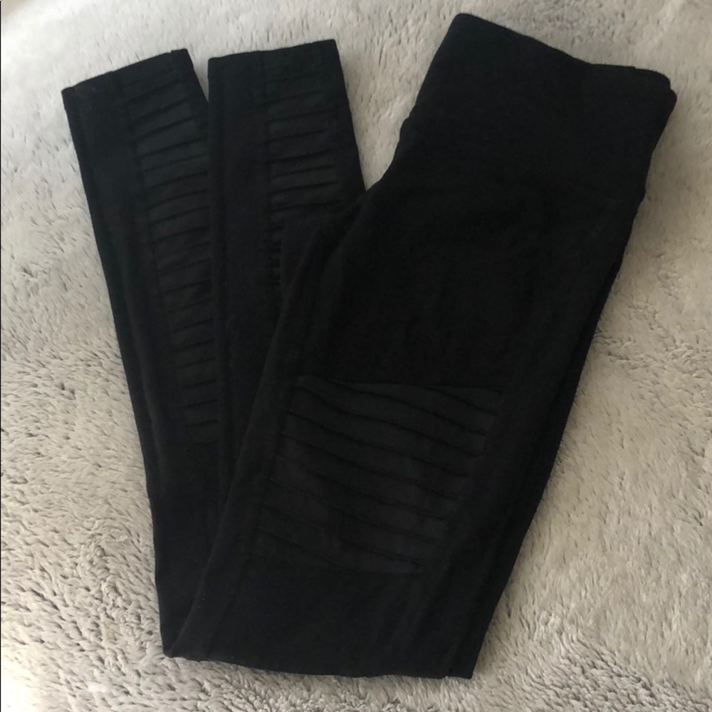 ALO YOGA *moto* leggings black